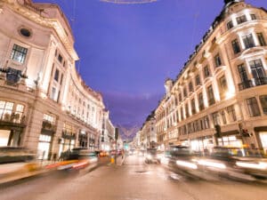 Shopping,At,Oxford,Street,,London,,Christmas,Day